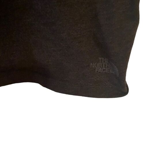 The North Face dark charcoal gray large shirt sleeve tshirt crew neck - Picture 3 of 7